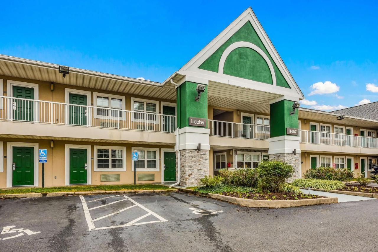Hometowne By Red Roof Studios Cincinnati - Sharonville Exterior photo
